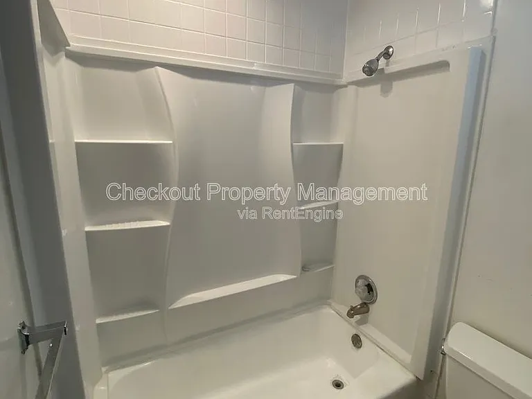 2301 S 11th St — Photo 7