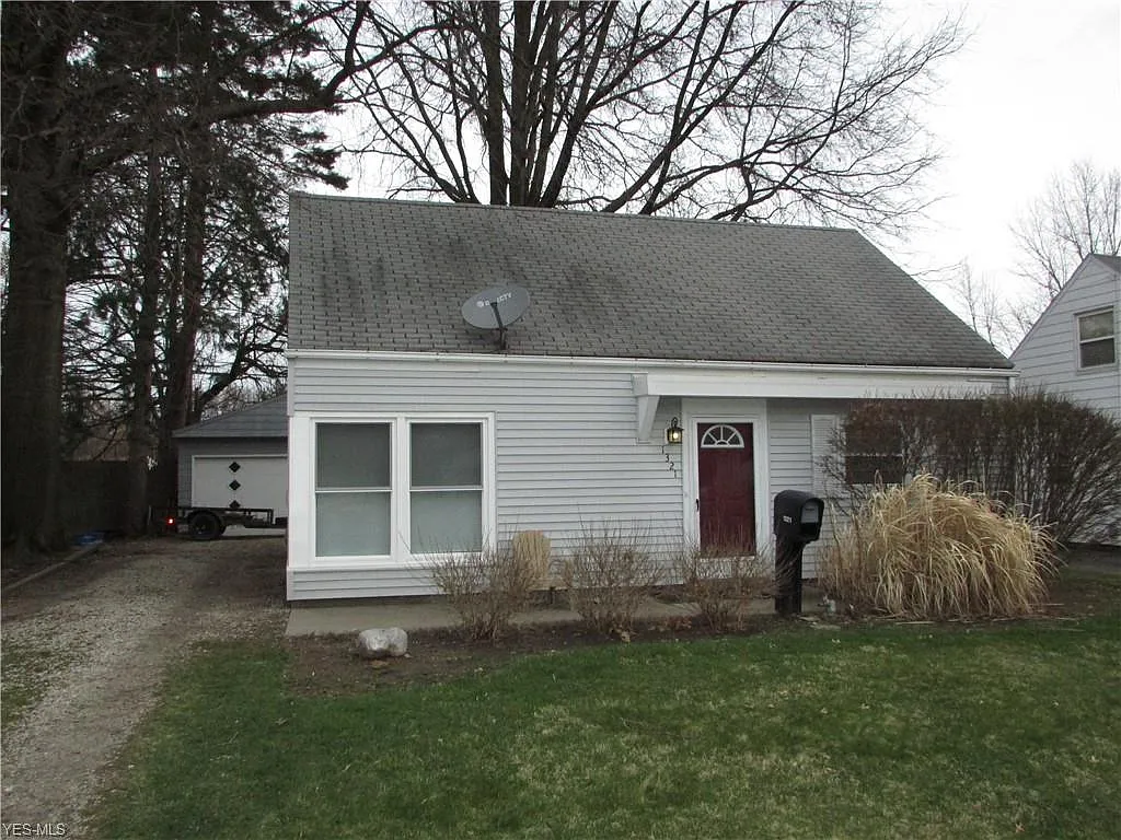 1321 Myrtle Ave photo 1