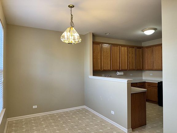 3rd image of 124 W Park Ave Unit A