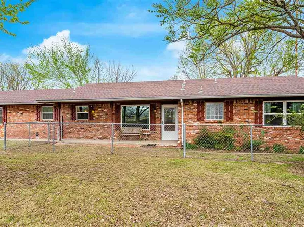39 NE McCracken Rd, Elgin, OK 73538
