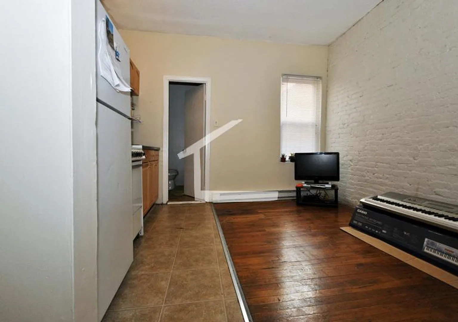 9/1 No Fee! Charming 2BR apartment in Mission Hill! — Photo 4