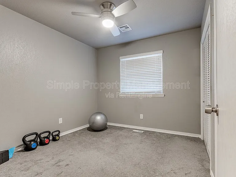 4136 NW 61st Ter — Photo 35