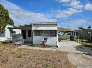 1425 County Dr, Tavares, FL 32778