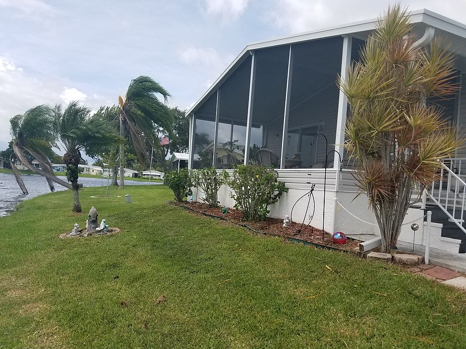 1st image of 270 Longpointe Ct