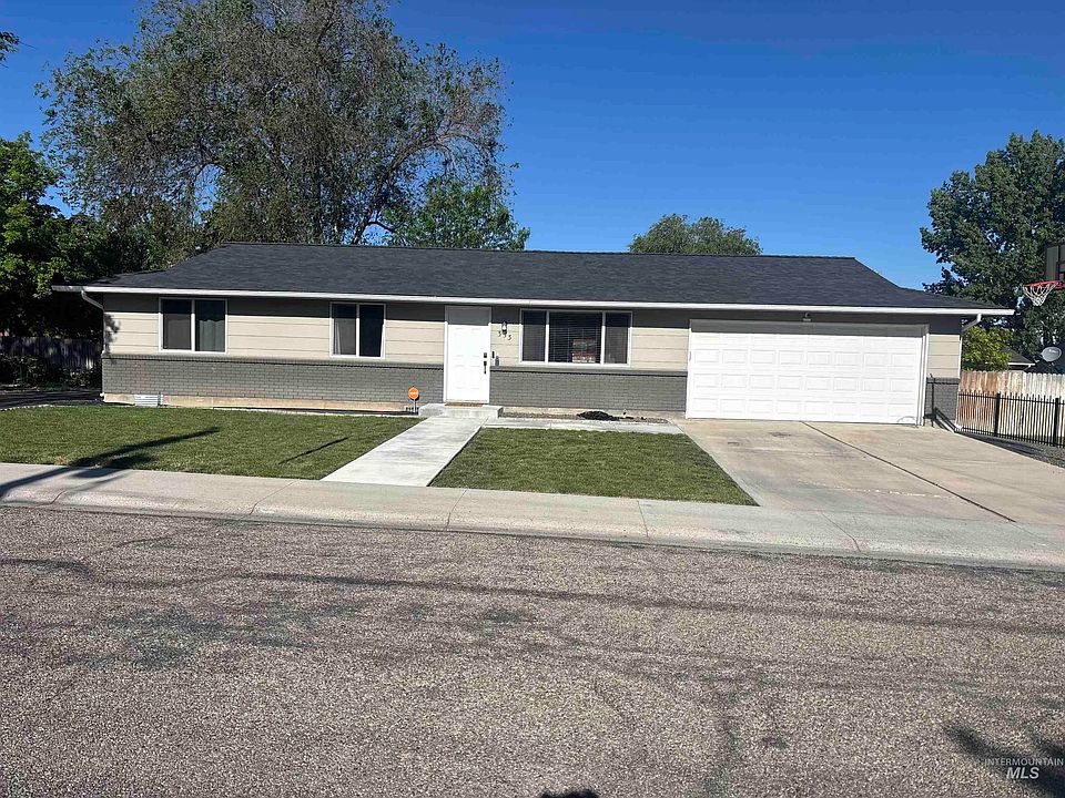 1st image of 353 S Ash Ave