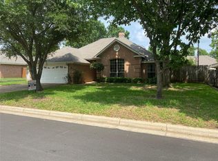 6209 Suffolk Dr, Arlington, TX 76001