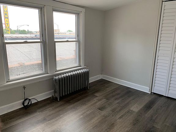 4th image of 2511 N Harlem Ave #2F