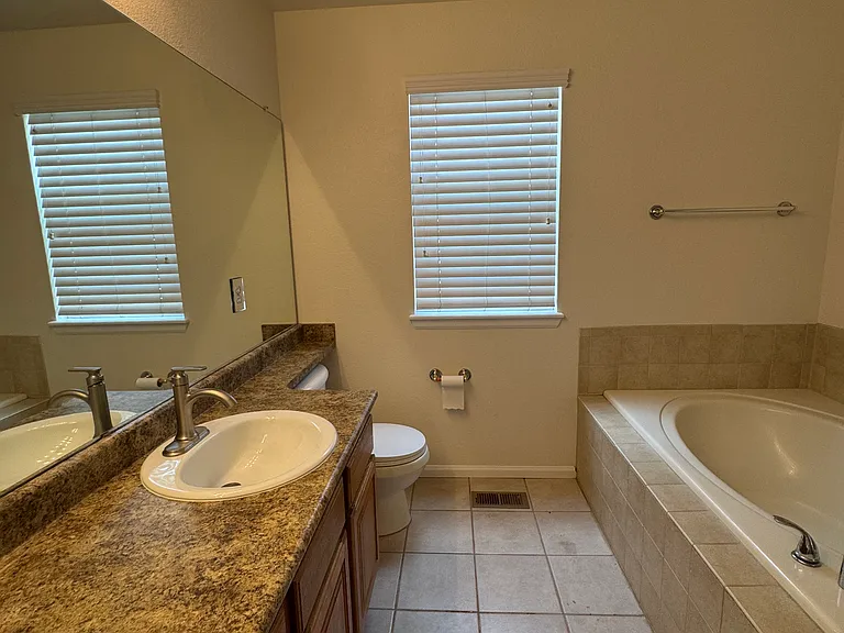 10549 Laurelglen Cir — Photo 19