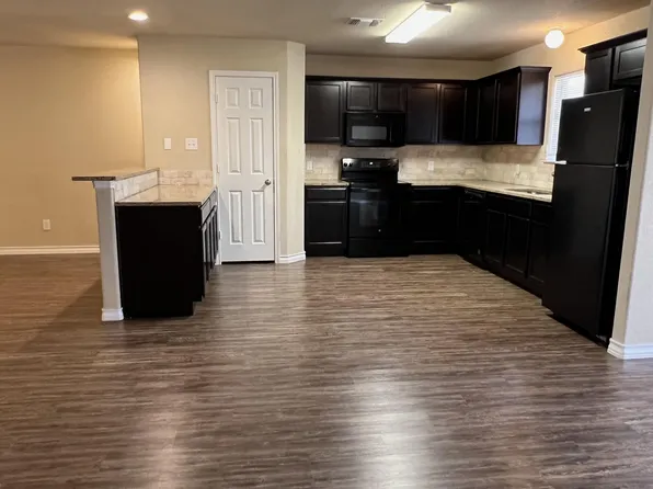 4004 April Breeze, Von Ormy, TX