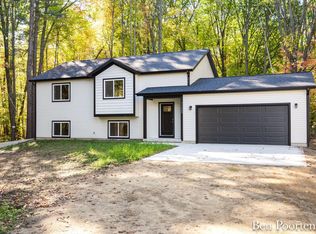 11629 Crimson Creek Dr, Gowen, MI 49326