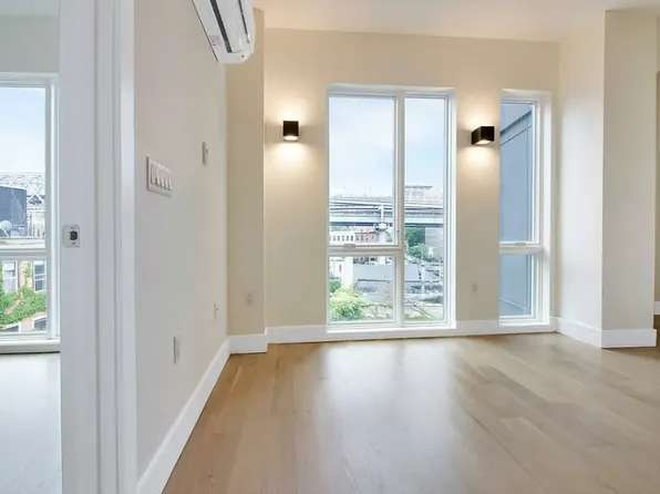 440 Wythe Avenue image 1 of 12