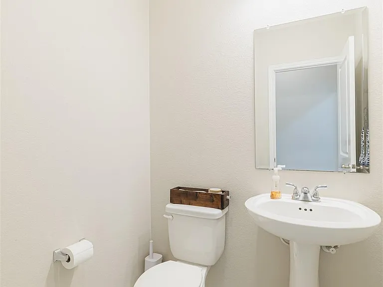 3530 Auburn Creek Cir — Photo 28