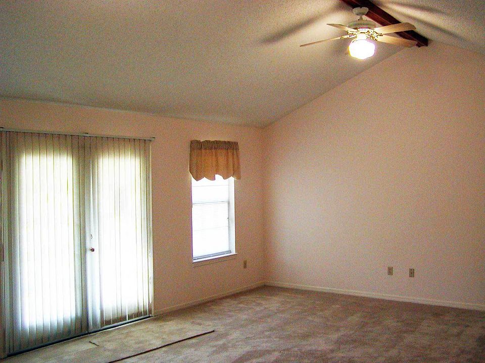 2nd image of 12435 Willow Ln