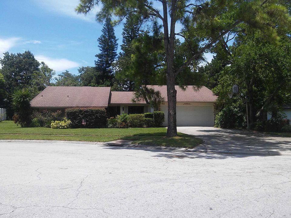 1st image of 842 Park Ct
