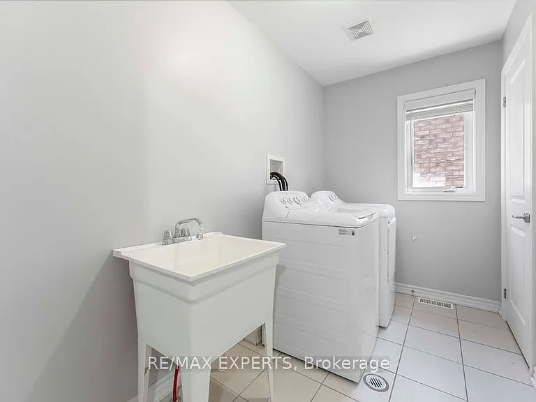 300 Remembrance Rd — Photo 23