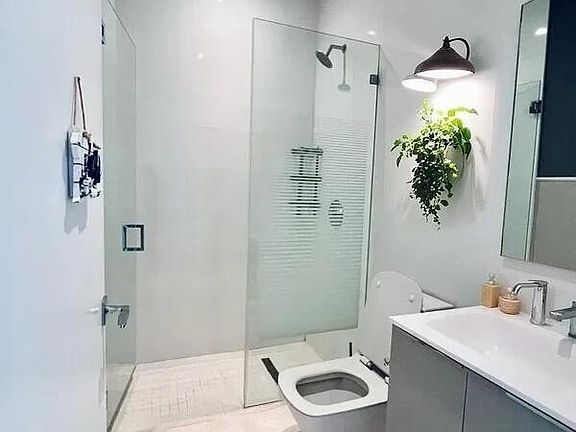 3rd image of 3037 S Elizabeth St #3037