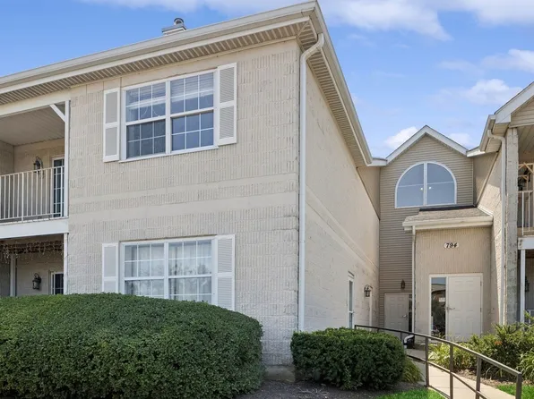 794 N Gary Ave Unit 104, Carol Stream, IL 60188