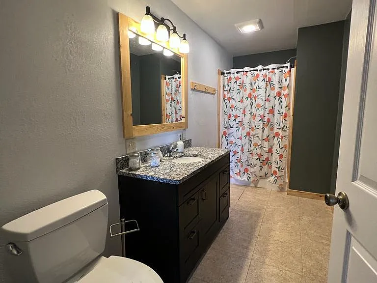 1500 S Main St #1 — Photo 4