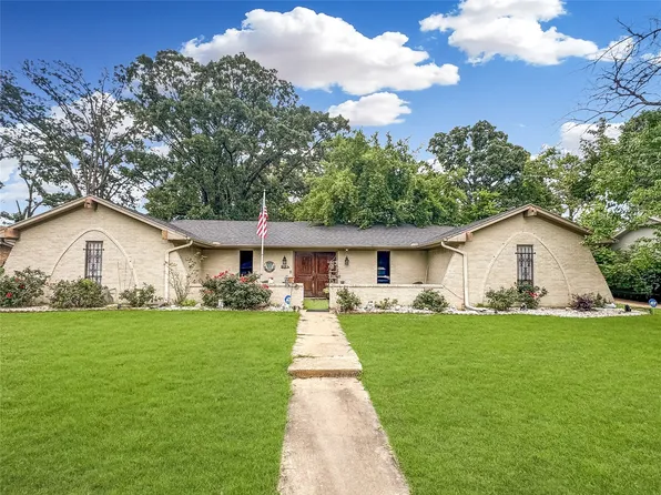 615 38th St SE, Paris, TX 75462