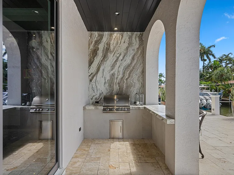 7474 NE Bay Cove Ct — Photo 24