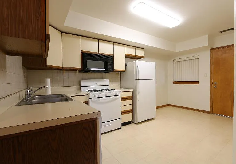 1424 W Flournoy St #2 — Photo 7
