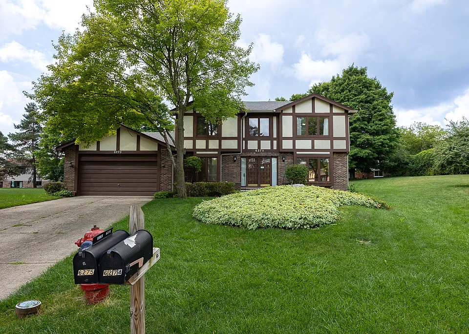 6275 Fairbrook Ct