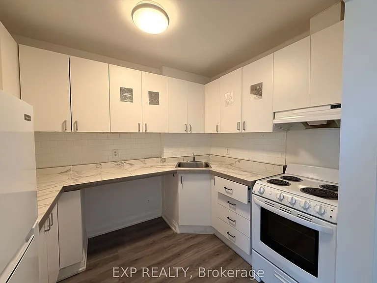 102 Greensides Ave #14 — Photo 5