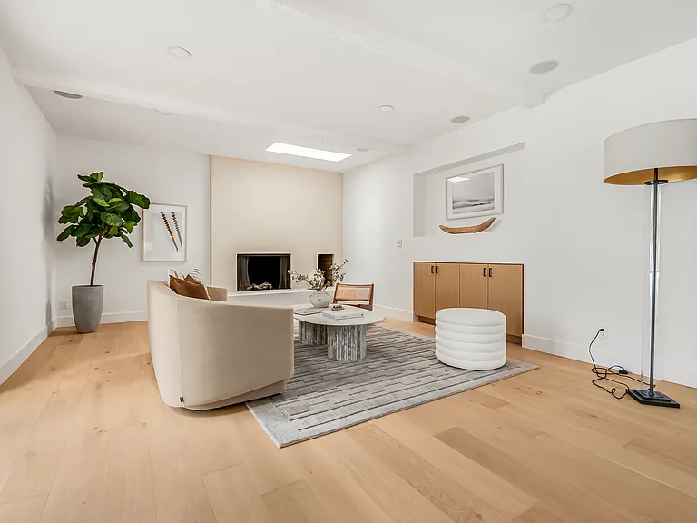 17900 Medley Dr — Photo 18
