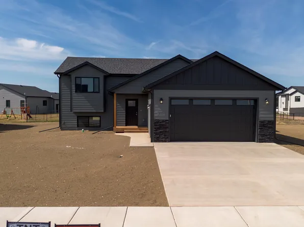 615 Bull Run Dr, Box Elder, SD 57719