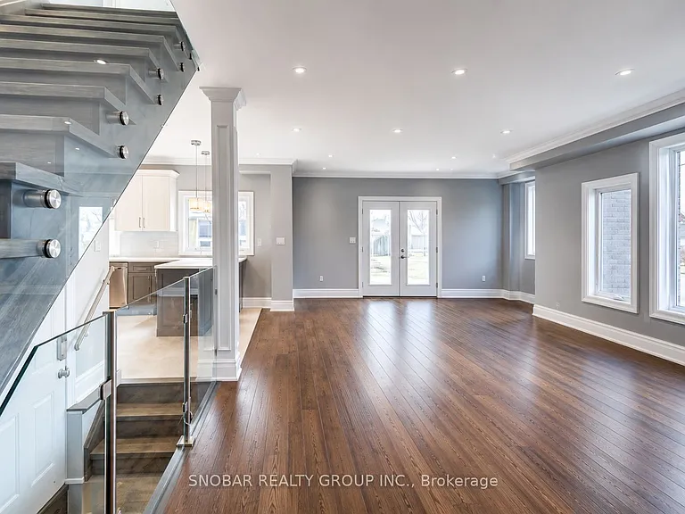 1 Aura Lea Blvd — Photo 4