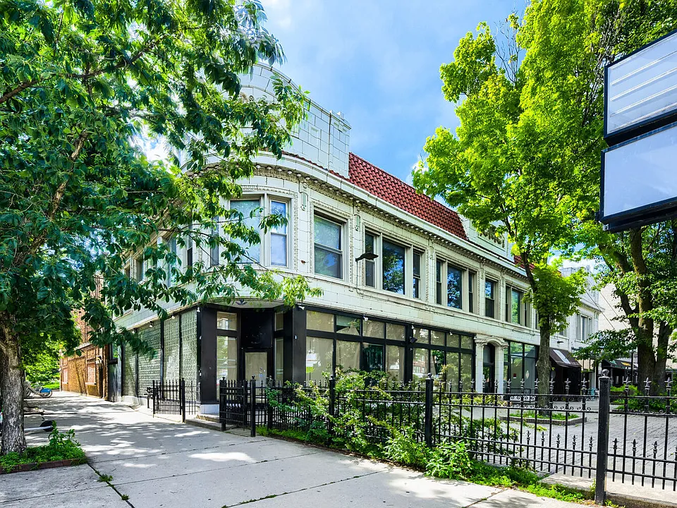 6740 N Sheridan Rd #2N