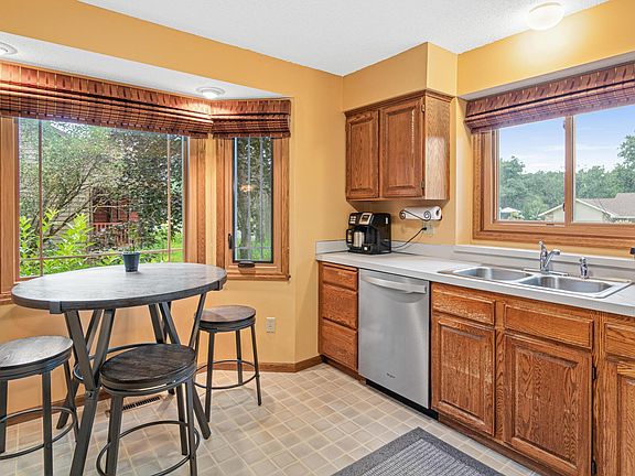 3rd image of 1936 121st Ave NE