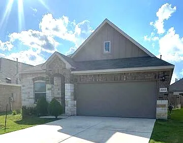 3 bed, 1391 sqft, $1,850 — Photo 1
