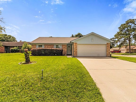 2nd image of 16319 Pitch Pine Dr