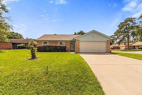 16319 Pitch Pine Dr Photo 1