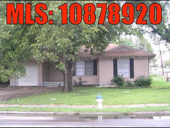 2102 Prichard - Front View