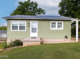 611 1/2 N B St, Lenoir City, TN 37771
