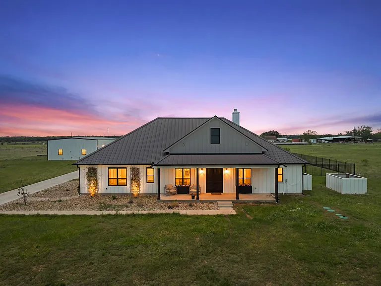 Willow Moon Ranch Rd — Photo 1