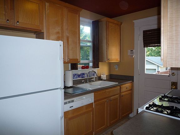 5th image of 3231 Orion Ave