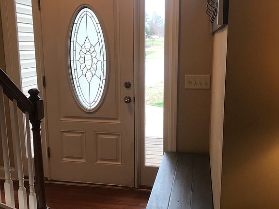 5th image of 615 Applewood Ct