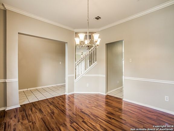 5th image of 514 Russell Park