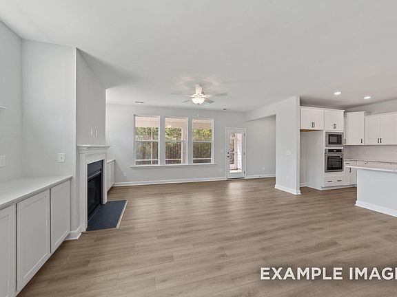 3rd image of 808 Diana Victoria Ct