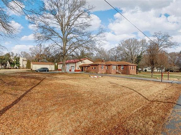 2nd image of 717 Camellia Ln