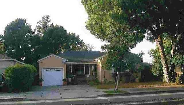 1st image of 843 Chestnut St