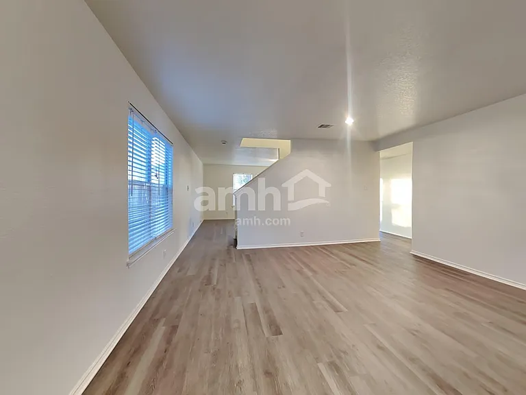 7711 Cortland Oak — Photo 8