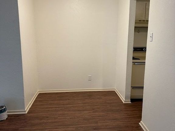 4th image of 222 N Center St APT 202