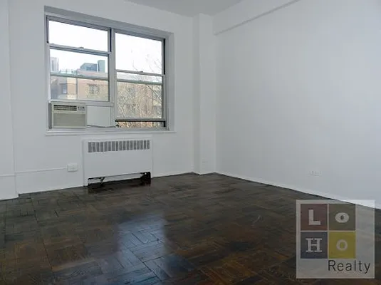 Sold by LoHo Realty | media 3