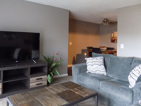 5th image of 2653 Creekwood Cir APT 4