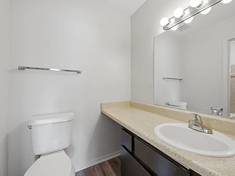 Park Place Apartments — Photo 28
