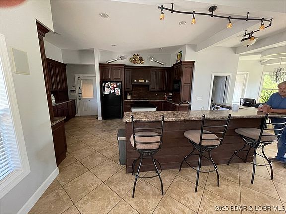 2nd image of 20 Country Ln